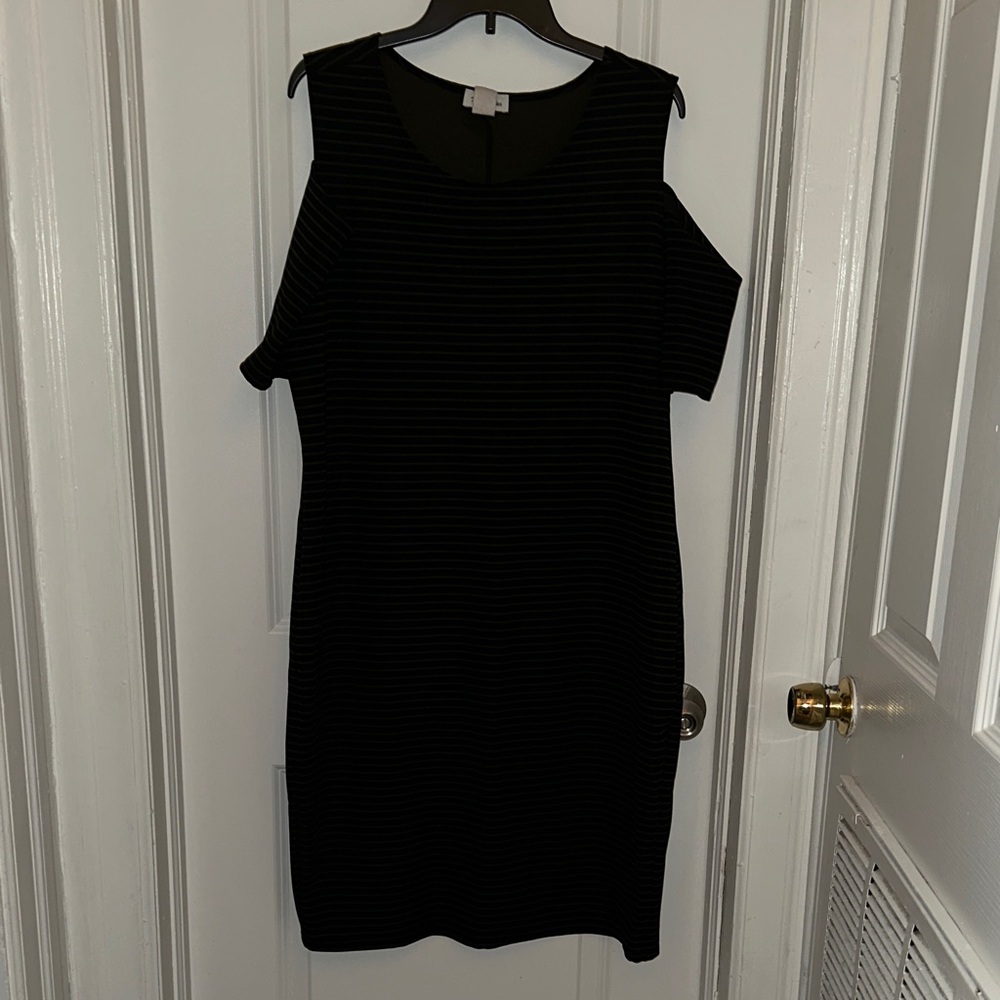 Women’s Black Cold-Shoulder Midi Dress